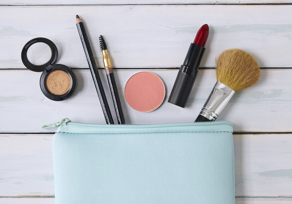 Healthy Skin Ingredients to Incorporate into the Makeup Bag